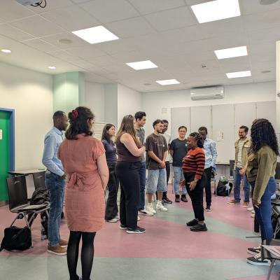 © WUS 2025 Eine Diskussionsrunde während eines Seminares.