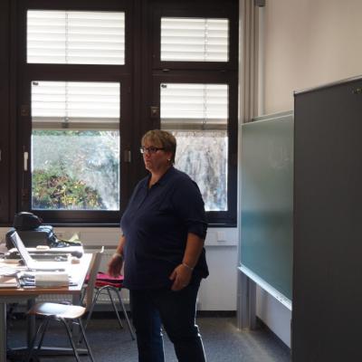 STUBE - Auf Jobjagd! Berufseinstieg in Deutschland - Präsentation Frau Schütrumpf
