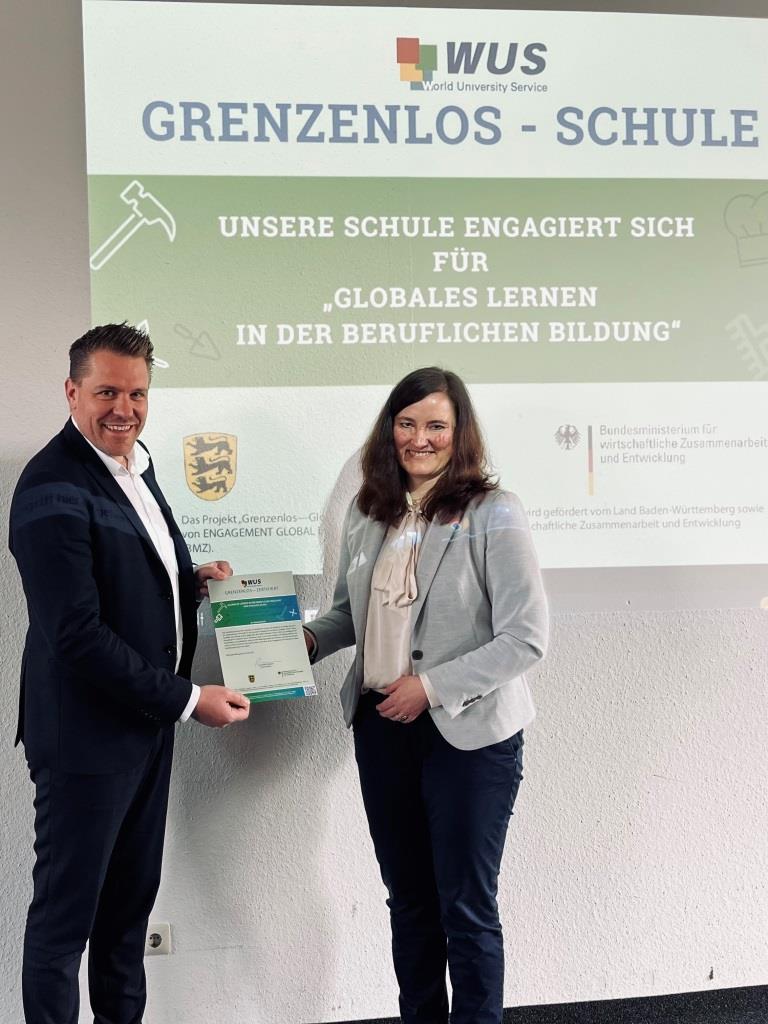 Das erste Seminar für Ausbildung und Fortbildung der Lehrkräfte in Baden-Württemberg erhält ...